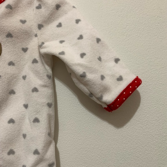 Carter’s🎀 White Fleece Sleeper hearts reindeer 🎀baby clothes pajamas footsies - Picture 3 of 5